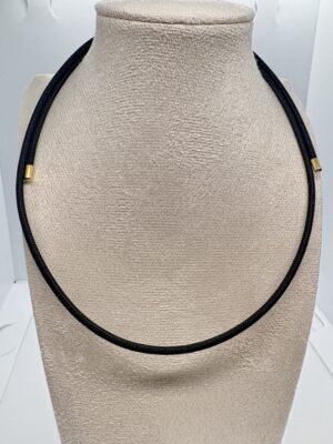 Collarino magnetico nero
